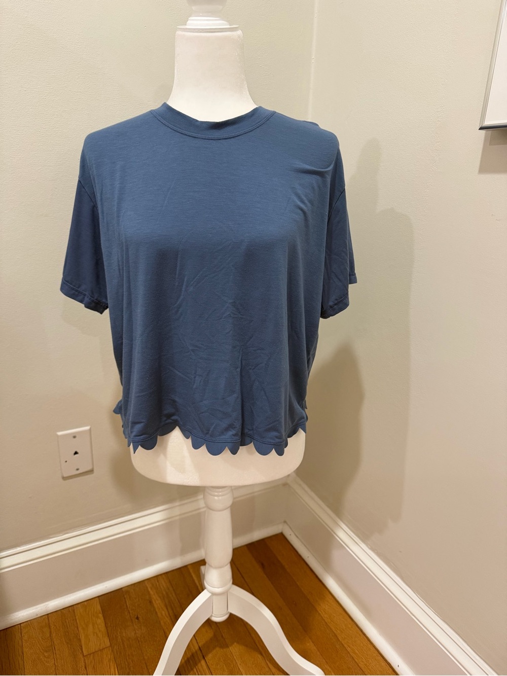 Sweaty Betty Slate Blue Scallop-Hem Short Sleeve workout Tee